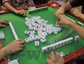 抢庄牛牛怎么才能赢-抢庄牛牛，策略与心态并重，提升胜算的关键